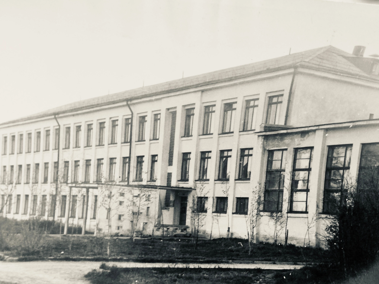 Здание новой школы 1971 год